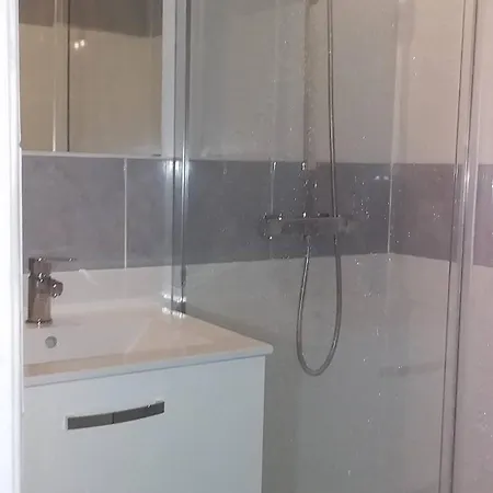 Appt 3 Pieces 37m2 Et Terrasse 11m2 Ref 4055 * Le Castellas